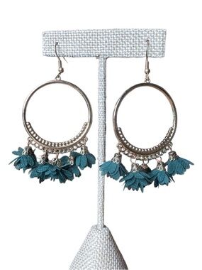 5/$25 😻 Teal Floral Hoop Drop Earrings